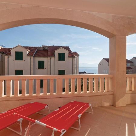 2 Bedroom Lovely Apartment In Bol Exteriér fotografie